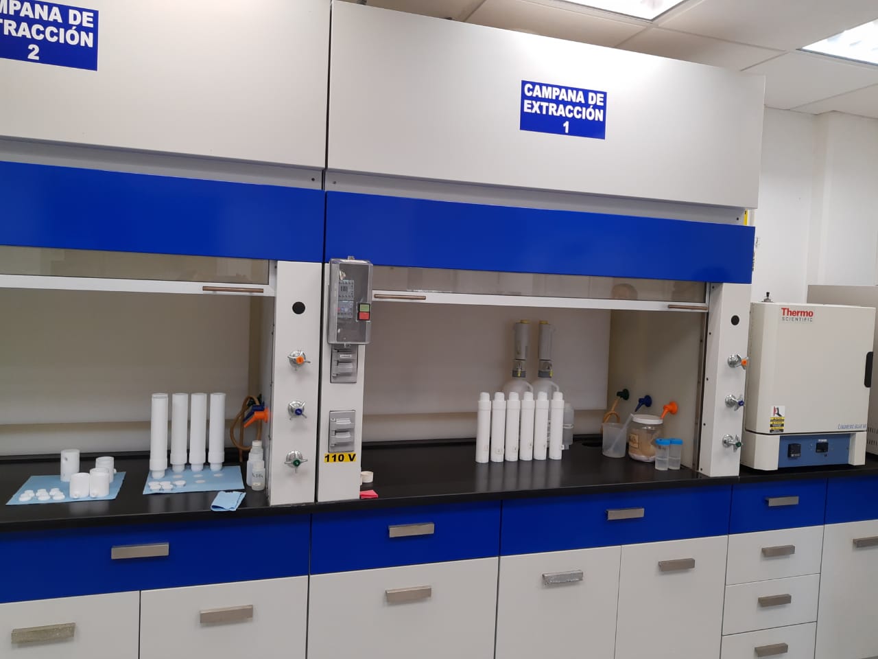 Campana de humos en PPL para químicos corrosivos