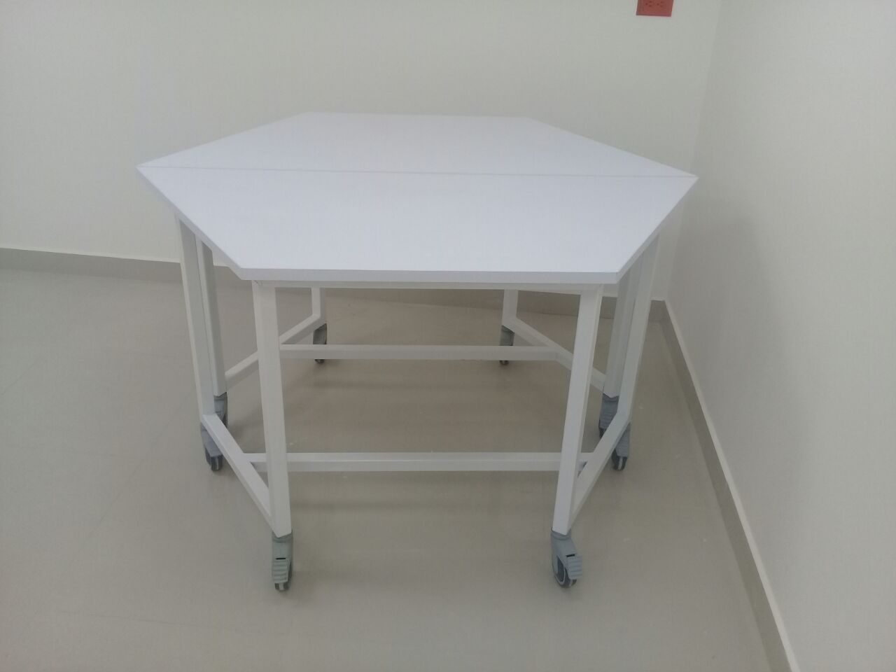 Mesa especializada para equipos de laboratorio