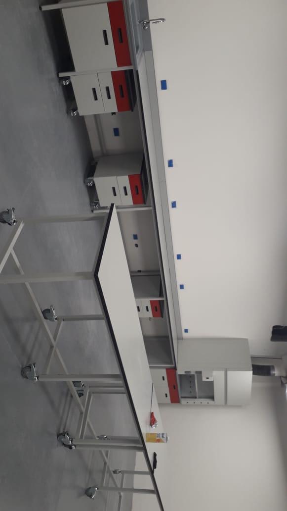 Mesa estructural configurable para empresas