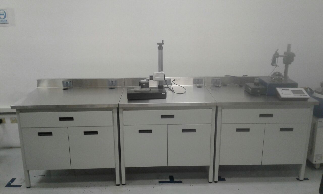 Mesa estructural configurable para laboratorio