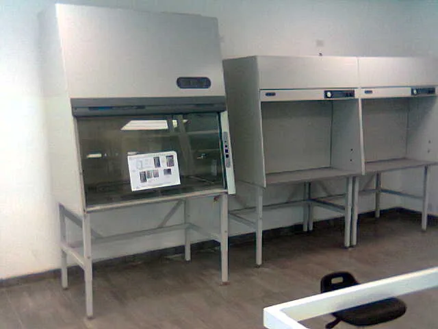 Cabina de flujo laminar con ambiente controlado ISO 5